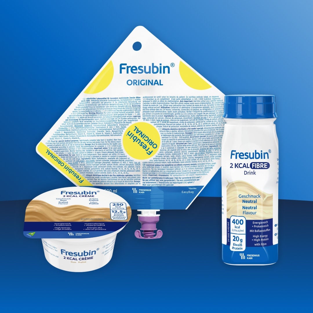 La gama de Fresubin está diseñada para satisfacer una variedad de necesidades, entre las que se incluyen la alimentación por sonda de origen vegetal, la crema de 2 kcal con sabor a chocolate, la bebida de fibra de 2 kcal con sabor a capuchino y el producto espesado de nivel 2 con sabor a vainilla, lo que le ayudará a encontrar la opción más adecuada. 