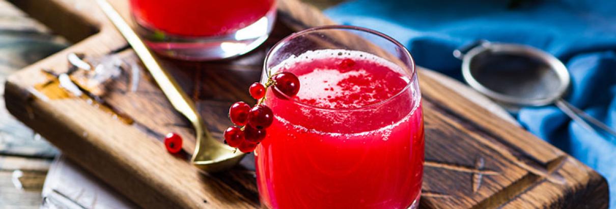 Rezept: Mit dem ProvideXtra Drink mit Johannisbeere-Geschmack leckeren Cassis-Cidre zubereiten.