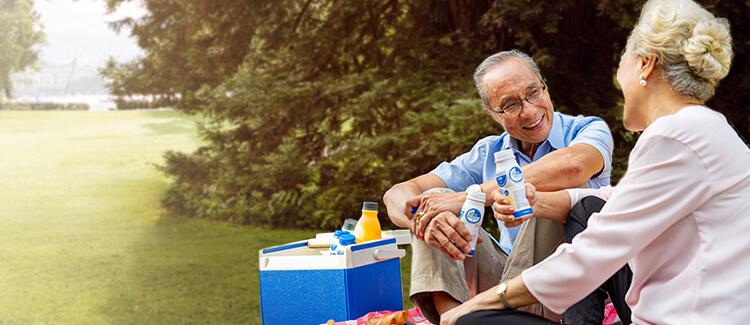 couple picnic