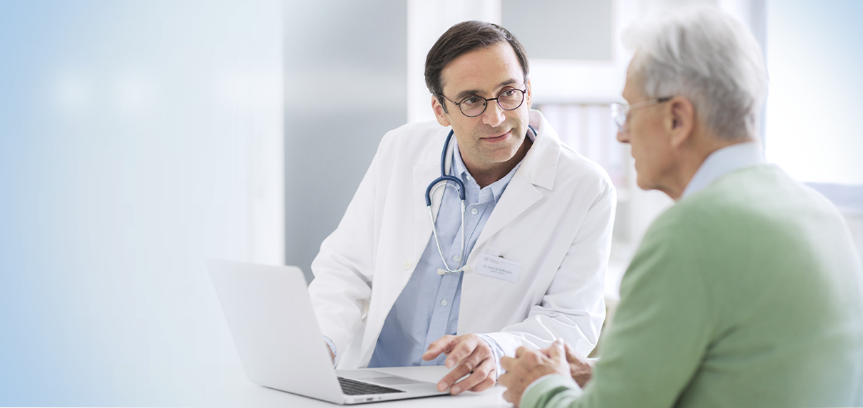 Arzt Patient Beratung Laptop