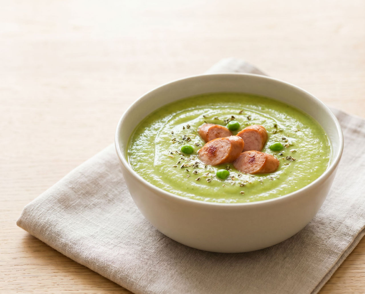 Green pea soup with wieners