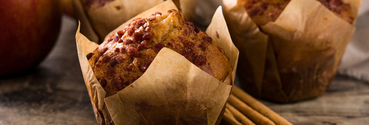 Rezept: Mit dem ProvideXtra Drink mit Apfel-Geschmack leckere Apfel-Zimt-Muffins backen.