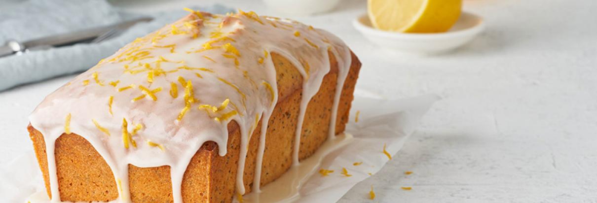 Rezept: Mit dem Fresubin PROTEIN ENERGY Drink mit Vanille-Geschmack einen nährstoffreichen Kuchen backen.