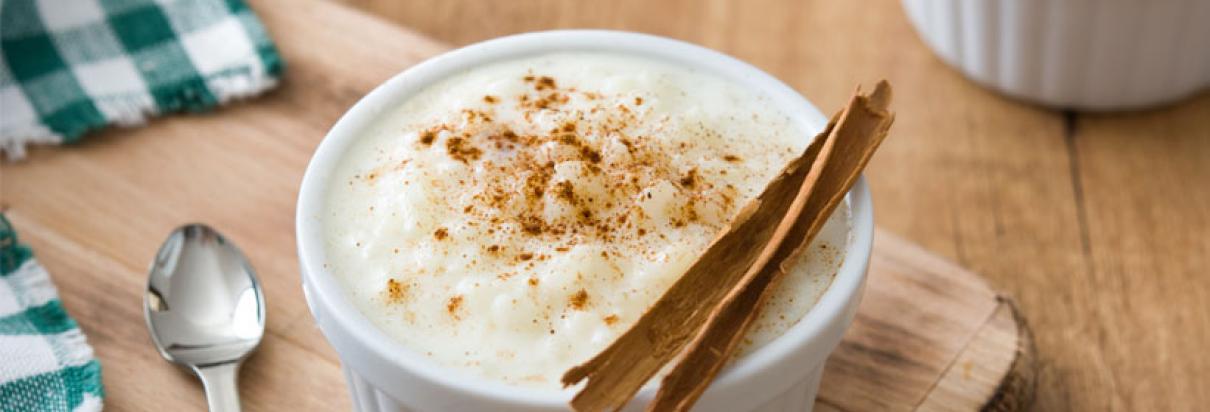 Rezept: Mit dem Fresubin 2 KCAL FIBRE Drink mit Vanille-Geschmack Milchreis als Dessert zubereiten.