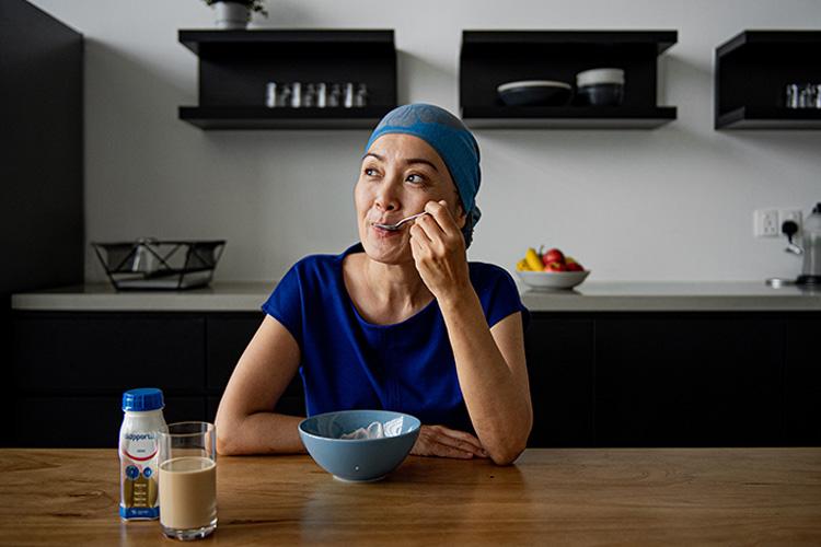 cancer patient kelly having breakfast 